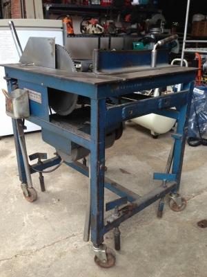 เเท่นตัดสันติ 10 นิ้ว มือสองพร้อมใบสภาพสวยครับ