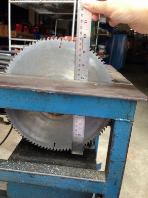 เเท่นตัดสันติ 10 นิ้ว มือสองพร้อมใบสภาพสวยครับ