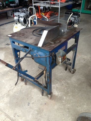 เเท่นตัดสันติ 10 นิ้ว มือสองพร้อมใบสภาพสวยครับ