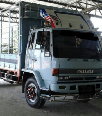 หกล้อนางฟ้าสวยๆ อีซูชุ ร็อค FTR195นางฟ้า ช่วงยาว7.20ม สภาพนางฟ้าสวยจัดเดิมๆพร้อมใช้สุดๆ เล่มทะเบียนพร้อมโอน