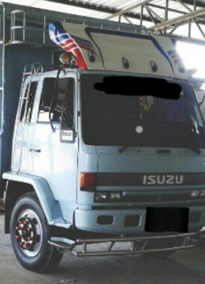 หกล้อนางฟ้าสวยๆ อีซูชุ ร็อค FTR195นางฟ้า ช่วงยาว7.20ม สภาพนางฟ้าสวยจัดเดิมๆพร้อมใช้สุดๆ เล่มทะเบียนพร้อมโอน