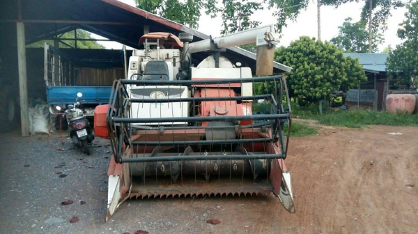 ขายรถเกี่ยวข้าว KUBOTA DC68G ปี54 สภาพพร้อมใช้งาน เอกสารเล่มทะเบียนพร้อมโอน ราคา240,000 สนใจโทร 090-8588220คุณนะ 093-3258446คุณบิว หรือเข้าดูสินค้าอื่นๆได้ที่ www.narong2truck.com หรือ www.truck.in.th/498 หรือเพจFacebook ณรงค์ ซื้อขายรถมือสอง (เว็บไซต์ส่ว