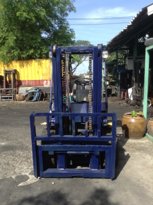 +++ ขายโฟล์คลิฟท์  KOMATSU FD30-12  ขนาด  3  ตัน  เครื่องยนต์ดีเซล  เสา  3  เมตร ไซด์ชิพ  งาสไลด์  เกียร์ออโตเมติค  ยางตัน