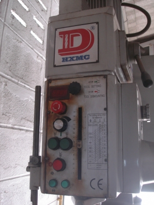 ด่วนลดราคาสุด ๆค่ะ* สว่านแท่นเจาะและต๊าปเกลียว( Milling M20)ตั้งพื้นออโต 2 ระบบในเครื่องเดียวจากไต้หวัน M20 ไฟ380ยี่ห้อDHXMC-VERTEXรุ่นZ5030VF.