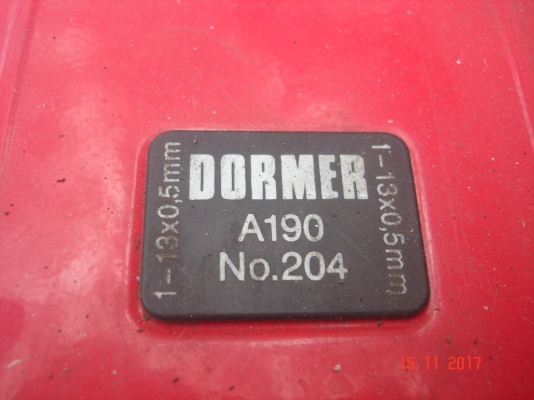 ด่วนลดราคาสุด ๆค่ะ* สว่านแท่นเจาะและต๊าปเกลียว( Milling M20)ตั้งพื้นออโต 2 ระบบในเครื่องเดียวจากไต้หวัน M20 ไฟ380ยี่ห้อDHXMC-VERTEXรุ่นZ5030VF.