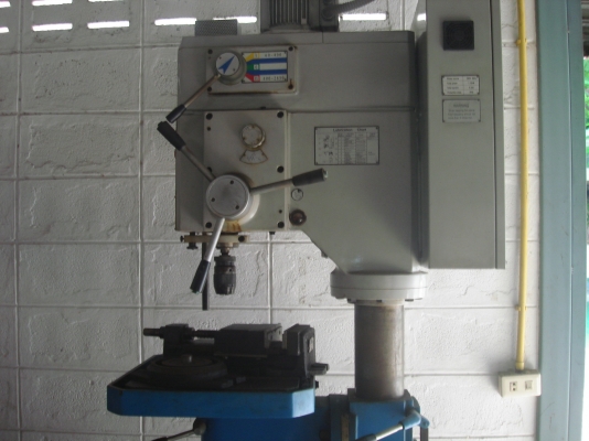 ด่วนลดราคาสุด ๆค่ะ* สว่านแท่นเจาะและต๊าปเกลียว( Milling M20)ตั้งพื้นออโต 2 ระบบในเครื่องเดียวจากไต้หวัน M20 ไฟ380ยี่ห้อDHXMC-VERTEXรุ่นZ5030VF.