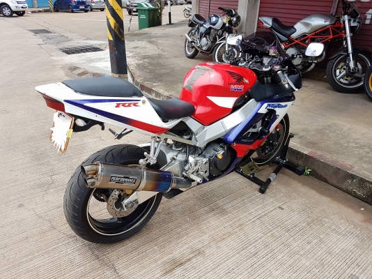 ขายคับ HONDA CBR929 ปี2001 ท่อแต่งฟลูไทเทเนียม เกียร์โยง ยางเต็ม ทะเบียนสวยพร้อมโอนไม่ขาดต่อ ราคา 135000 บาท ส่งได้ทั่วไทยคับ สนใจติดต่อ 081-0578282 FACEBOOK ชาญณรงค์ ป๊อป ชัยอมฤต ไอดีไลน์ POPBIGBIKESAKON คับ สนใจรถสวย ถูก ดี ต้อง POP BIGBIKE SAKONNAKHON