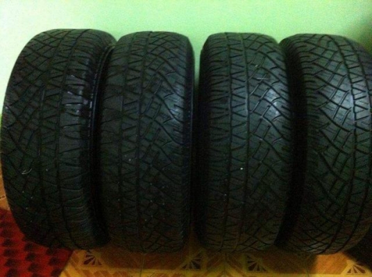 ยางถอดยีห้อMICHELIN LATITUDE CROSS ขอบ16 ปี12 ถูกๆ สถาพดี 265-70-16 ยางถอดยีห้อMICHELIN LATITUDE CROSS ขอบ16 ปี12 ถูกๆ สถาพดี 265-70-16