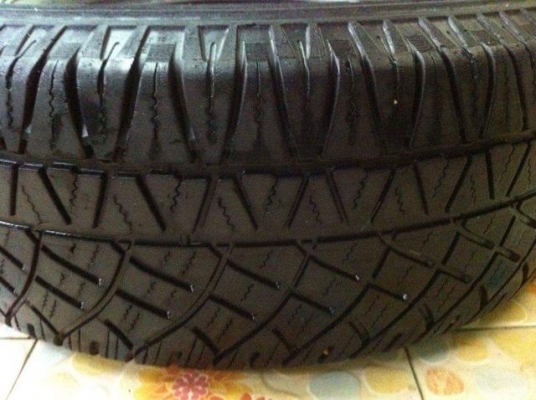 ยางถอดยีห้อMICHELIN LATITUDE CROSS ขอบ16 ปี12 ถูกๆ สถาพดี 265-70-16 ยางถอดยีห้อMICHELIN LATITUDE CROSS ขอบ16 ปี12 ถูกๆ สถาพดี 265-70-16
