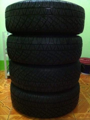 ยางถอดยีห้อMICHELIN LATITUDE CROSS ขอบ16 ปี12 ถูกๆ สถาพดี 265-70-16