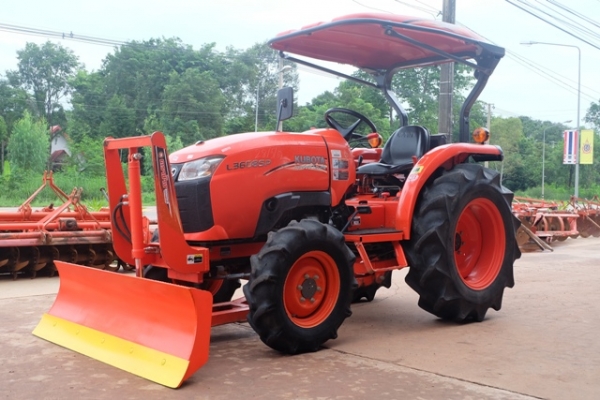 รถไถรุ่น L3608SP ใบมีด + ผาน 1 ตัว ดาวน์ 10,000 บาท โทร089-0111624