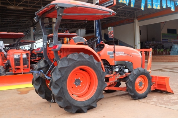 รถไถรุ่น L3608SP ใบมีด + ผาน 1 ตัว ดาวน์ 10,000 บาท โทร089-0111624