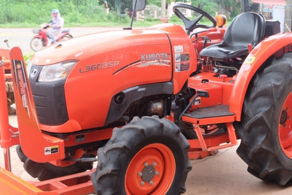 รถไถรุ่น L3608SP ใบมีด + ผาน 1 ตัว ดาวน์ 10,000 บาท โทร089-0111624