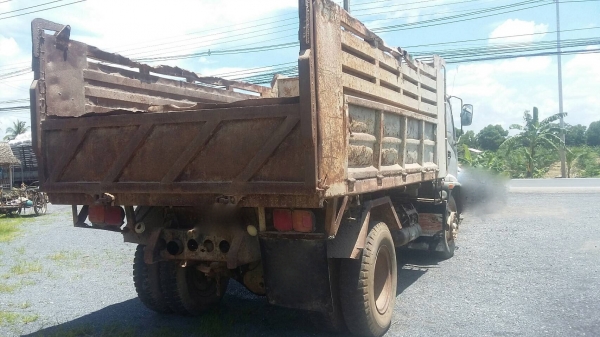 รถอีซูซุ 6 ล้อดั้ม FTR 195 แรงม้า. ปี 44. สนใจติดต่อ 081 - 6079515 รถอีซูซุ 6 ล้อดั้ม FTR 195 แรงม้า. ปี 44. สนใจติดต่อ 081 - 6079515