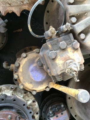 โป๊ะสวิง komatsu pc120-3 เก่า ราคา 45,000 บาท โป๊ะสวิง komatsu pc120-3 เก่า ราคา 45,000 บาท