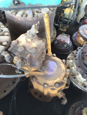 โป๊ะสวิง komatsu pc120-3 เก่า ราคา 45,000 บาท