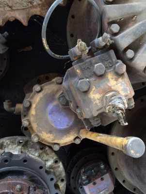 โป๊ะสวิง komatsu pc120-3 เก่า ราคา 45,000 บาท โป๊ะสวิง komatsu pc120-3 เก่า ราคา 45,000 บาท