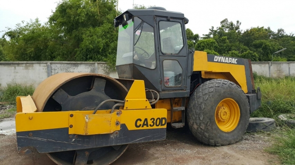 ขออนุญาติขาย CA30D สองเพลาเปีอกเดี่ยว พร้อมใช้งานพร้อมโอนเก๋งแอร์ราคา 750000 สนใจติดต่อ 0853224877-0988930465