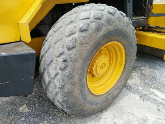 ขออนุญาติขาย CA30D สองเพลาเปีอกเดี่ยว พร้อมใช้งานพร้อมโอนเก๋งแอร์ราคา 750000 สนใจติดต่อ 0853224877-0988930465