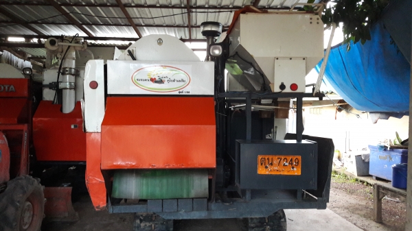 รถเกี่ยวข้าวคูโบต้า DC 60 plusปี 54 นิ้วสปริง พร้อมโอน รถเกี่ยวข้าวคูโบต้า DC 60 plusปี 54 นิ้วสปริง พร้อมโอน