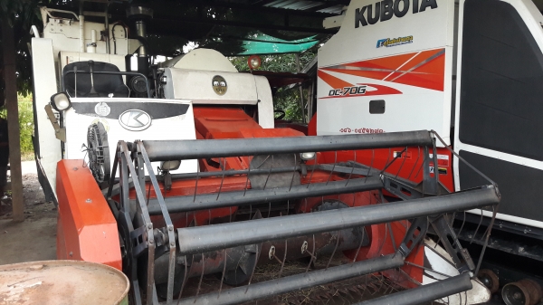 รถเกี่ยวข้าวคูโบต้า DC 60 plusปี 54 นิ้วสปริง พร้อมโอน รถเกี่ยวข้าวคูโบต้า DC 60 plusปี 54 นิ้วสปริง พร้อมโอน