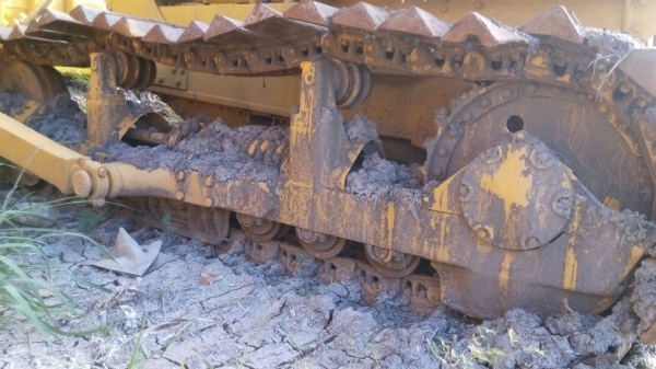 ขายรถแทรกเตอร์ D-5-D ตีนเป็ดช่วงล่าง สวยรถพร้อมใช้งาน