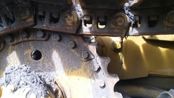 ขายรถแทรกเตอร์ D-5-D ตีนเป็ดช่วงล่าง สวยรถพร้อมใช้งาน