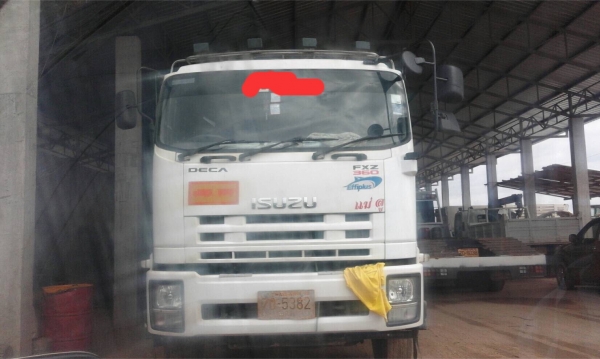 ขายด่วน!!รถบรรทุก 10 ล้อ Isuzu 360 สีขาวปี 2555 ราคา 2,200,000 บาท ติดต่อ เคน 086-1173074