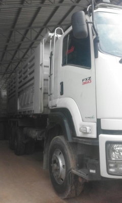 ขายด่วน!!รถบรรทุก 10 ล้อ Isuzu 360 สีขาวปี 2555 ราคา 2,200,000 บาท ติดต่อ เคน 086-1173074