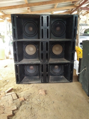 ขายตู้เปล่าเสียงกลาง 2ใบ 2000บาท