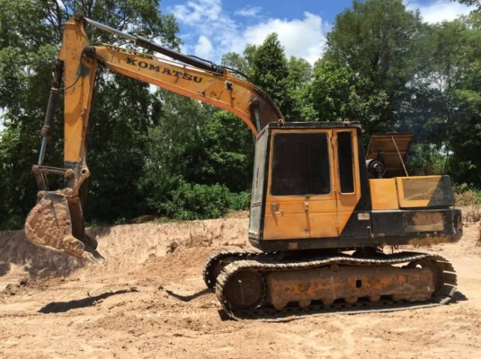ขาย 265,000 KOMATSU  pc 100-3  คอนโทรลยาว  เครื่องดี ปั้มแรง  เอวดี ช่วงล่างแน่น รถสวยพร้อมใช้ รถอยู่ จ.กาฬสินธุ์  090-772-3710 090-772-3708