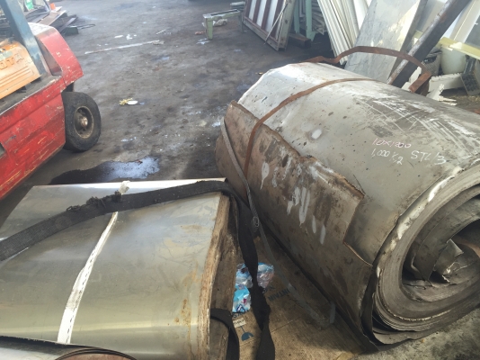 ขายสแตนเลสแผ่น 304ยกม้วนครับ มี2ม้วน ขายชั่งกิโลยกม้วน โลละ70บาทครับ