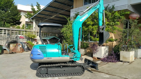ขาย รถขุด KOBELCO รุ่น SK035 มือสองญี่ปุ่น แทรกเหล็ก สลักแน่น ปั้มนิ้ว คอนโทรลสั้น ทำงานไว สวยพร้อม ใช้งาน มือถือ/LINE ID : 0818753444