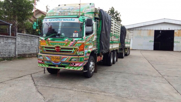 ขายด่วน  รถสิบล้อสองเพลาไม่ดั้มพ์  HINO  MEGA  320  ปี 47  สภาพดีมาก  พร้อมใช้งาน  เอกสารพร้อม