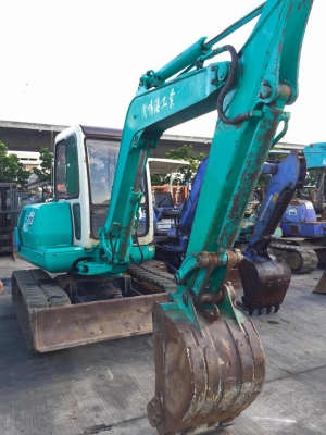 รถขุดยอดนิยม KOMATSU 40-7 ขนาดPC-40 รถเก่านอกแท้มีเอกสารใบอินวอย☎️สนใจติดต่อ 085-5632278 (ราคาต่อรองได้)