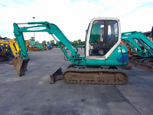 รถขุดยอดนิยม KOMATSU 40-7 ขนาดPC-40 รถเก่านอกแท้มีเอกสารใบอินวอย☎️สนใจติดต่อ 085-5632278 (ราคาต่อรองได้)