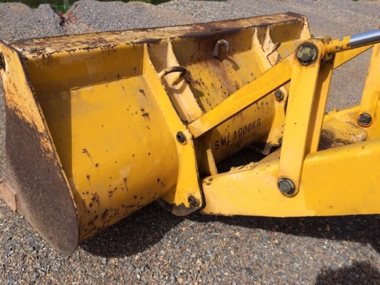 รถตักล้อยางหลังขุด JCB 3CX สภาพพร้อมใช้