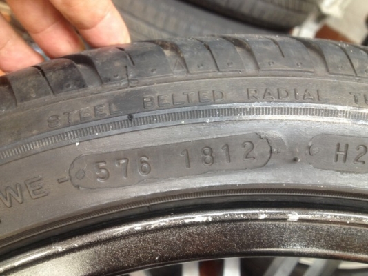 ล้อ BMW 18กว้าง8นิ้วอ๊อฟ38 ล้อเก่าญี่ปุ่นเเท้ติดยางปี12มาสภาพยังใช้ได้ตามรูป ล้อ BMW 18กว้าง8นิ้วอ๊อฟ38 ล้อเก่าญี่ปุ่นเเท้ติดยางปี12มาสภาพยังใช้ได้ตามรูป