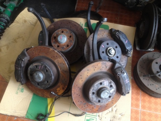 เบรค brembo BENZ เเท้ ติดคอม้าเก่าญี่ปุ่นเเท้สภาพดีผ้าเบรคหนาๆ