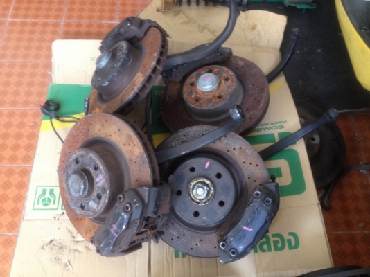 เบรค brembo BENZ เเท้ ติดคอม้าเก่าญี่ปุ่นเเท้สภาพดีผ้าเบรคหนาๆ