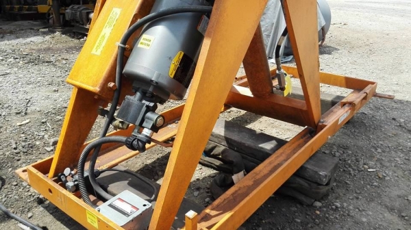 ** SOLD ** X-Lift ยกสินค้ามือหนึ่ง Made in USA ยก 1200 kg.สูง 140 cm. ของใหม่ 100\% ไม่เคยใช้งาน!!