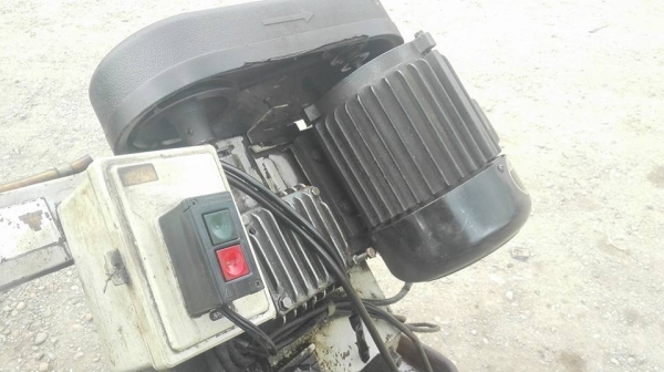 ** SOLD **เลื่อยสายพานใต้หวัน 7"นิ้ว หมุนองศาที่ปากกา ไฟ 380V มาเทสได้!!