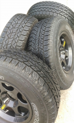 ล้อพร้อมยางสวยๆ 265/70/16 ล้อพร้อมยางสวยๆ 265/70/16