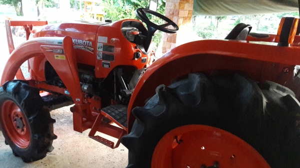 ขายรถไถคูโบต้าL4708spปี57ใบมีดผาล4และพร้อมใช้ครับ