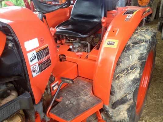 ขายรถไถติดต่อ0867220456คูโบต้า34. ปี54. มีใบดัน.  กับ.   โรตารี่