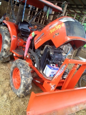 ขายรถไถติดต่อ0867220456คูโบต้า34. ปี54. มีใบดัน.  กับ.   โรตารี่