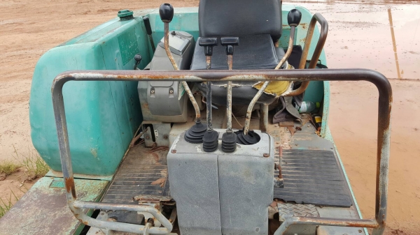 ขาย แบคโฮเล็ก KOMATSU PC20-7 รถพร้อมใช้งาน เครื่องแห้งแน่นไม่เยิ้ม ปั้มดี ช่วงล่างดี แทรคเพิ่งเปลี่ยนใหม่ เอกสารใบซื้อขาย