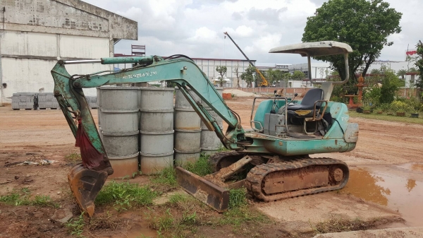 ขาย แบคโฮเล็ก KOMATSU PC20-7 รถพร้อมใช้งาน เครื่องแห้งแน่นไม่เยิ้ม ปั้มดี ช่วงล่างดี แทรคเพิ่งเปลี่ยนใหม่ เอกสารใบซื้อขาย