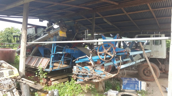 ขาย รถเกี่ยวข้าว อุ้ม 1.5 ตัน สภาพพร้อมใช้งาน เครื่อง 6HE1 195 แรงม้า ช่วงล่างดี ขาย รถเกี่ยวข้าว อุ้ม 1.5 ตัน สภาพพร้อมใช้งาน เครื่อง 6HE1 195 แรงม้า ช่วงล่างดี