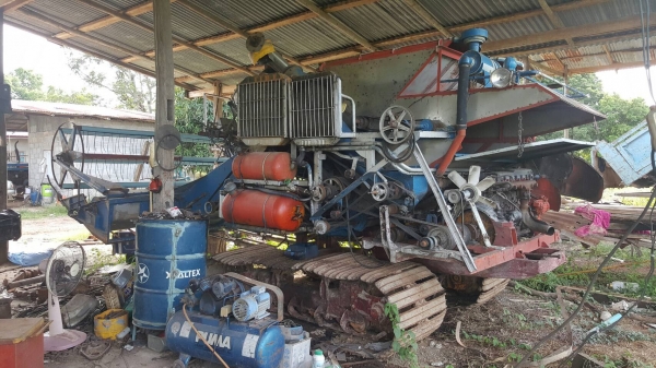 ขาย รถเกี่ยวข้าว อุ้ม 1.5 ตัน สภาพพร้อมใช้งาน เครื่อง 6HE1 195 แรงม้า ช่วงล่างดี